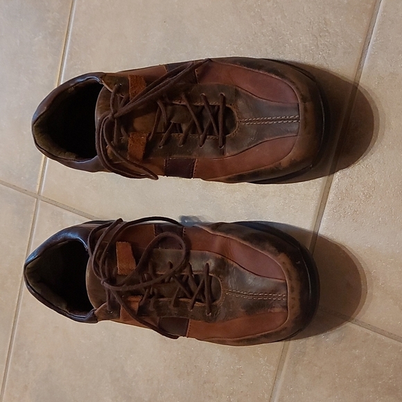 Dunham Mens Casual Brown Distressed Leather and Suede Lace up Shoes - Picture 2 of 6